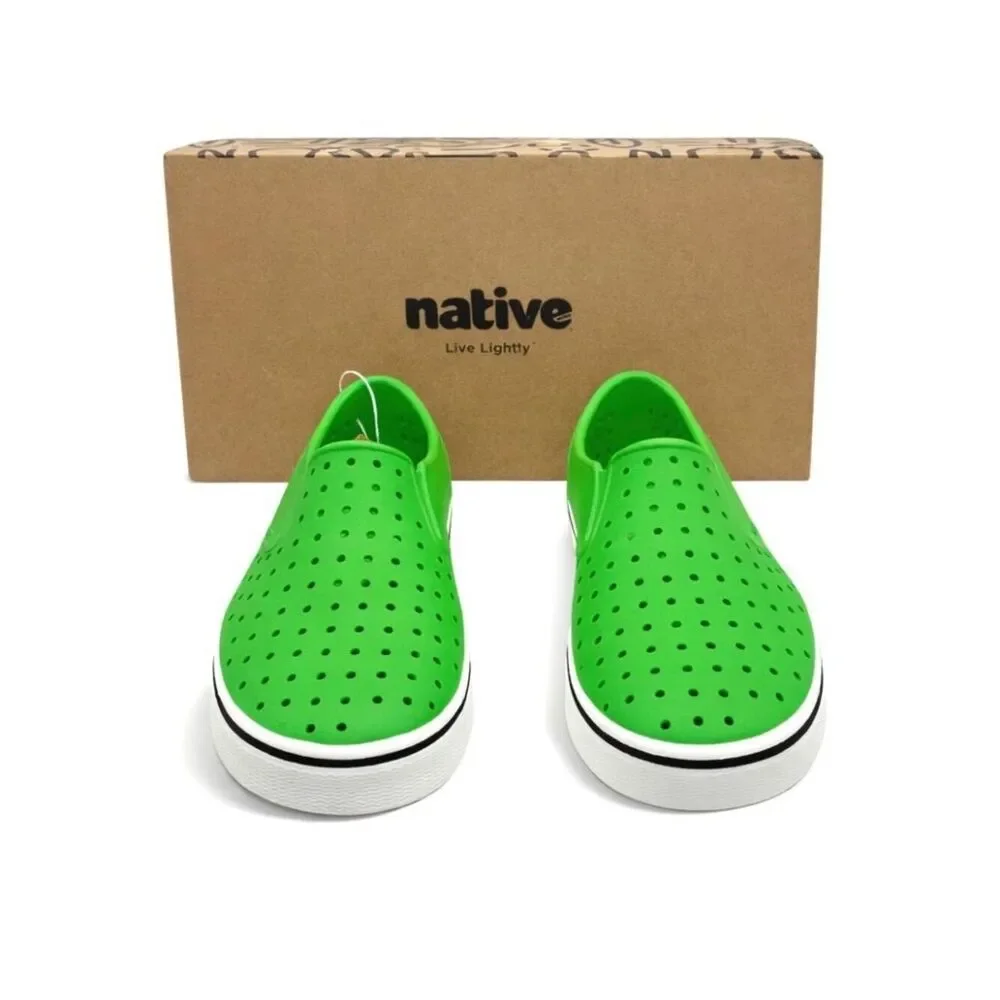 Native Miles Kids Slip-On Water Shoes Size J5 Grasshopper Green Lightweight